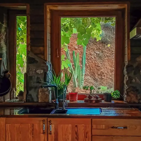 Enchanting Unique House With Garden In Karaburun * 카라부룬