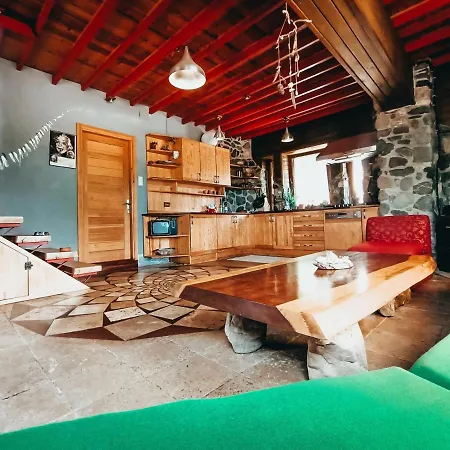 Enchanting Unique House With Garden In Karaburun 빌라
