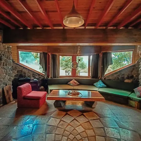 Enchanting Unique House With Garden In Karaburun Βίλα *